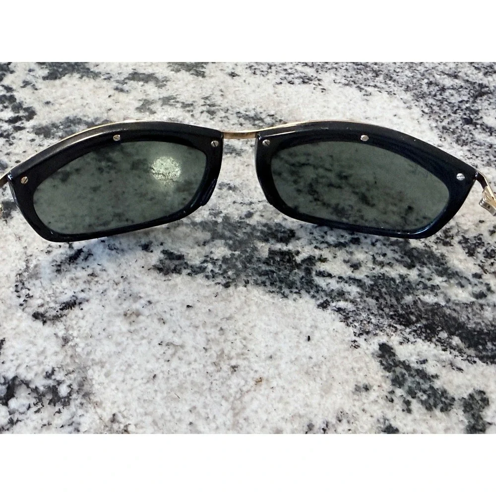 Vintage Bausch & Lomb Ray-Ban Sunglasses Black Gold Brow Bar USA Made Rare